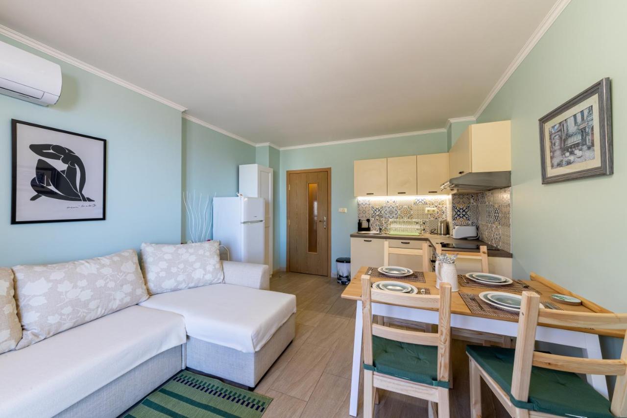 Supreme Beach Apartments Балчик Екстериор снимка