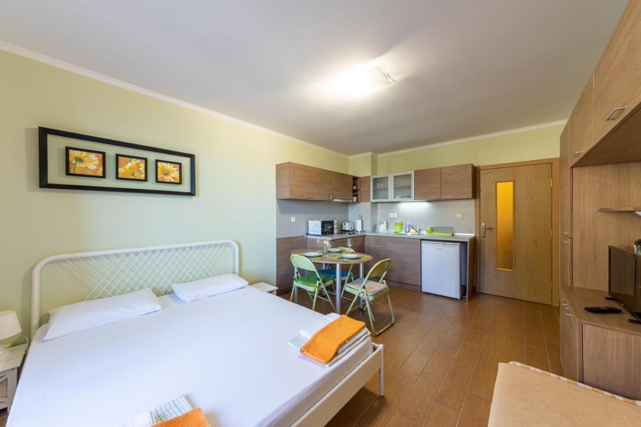 Supreme Beach Apartments Балчик Екстериор снимка