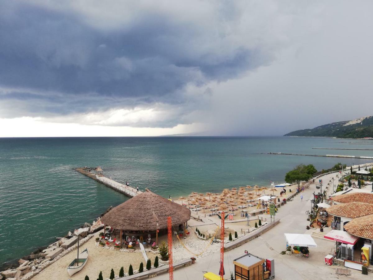 Supreme Beach Apartments Балчик Екстериор снимка